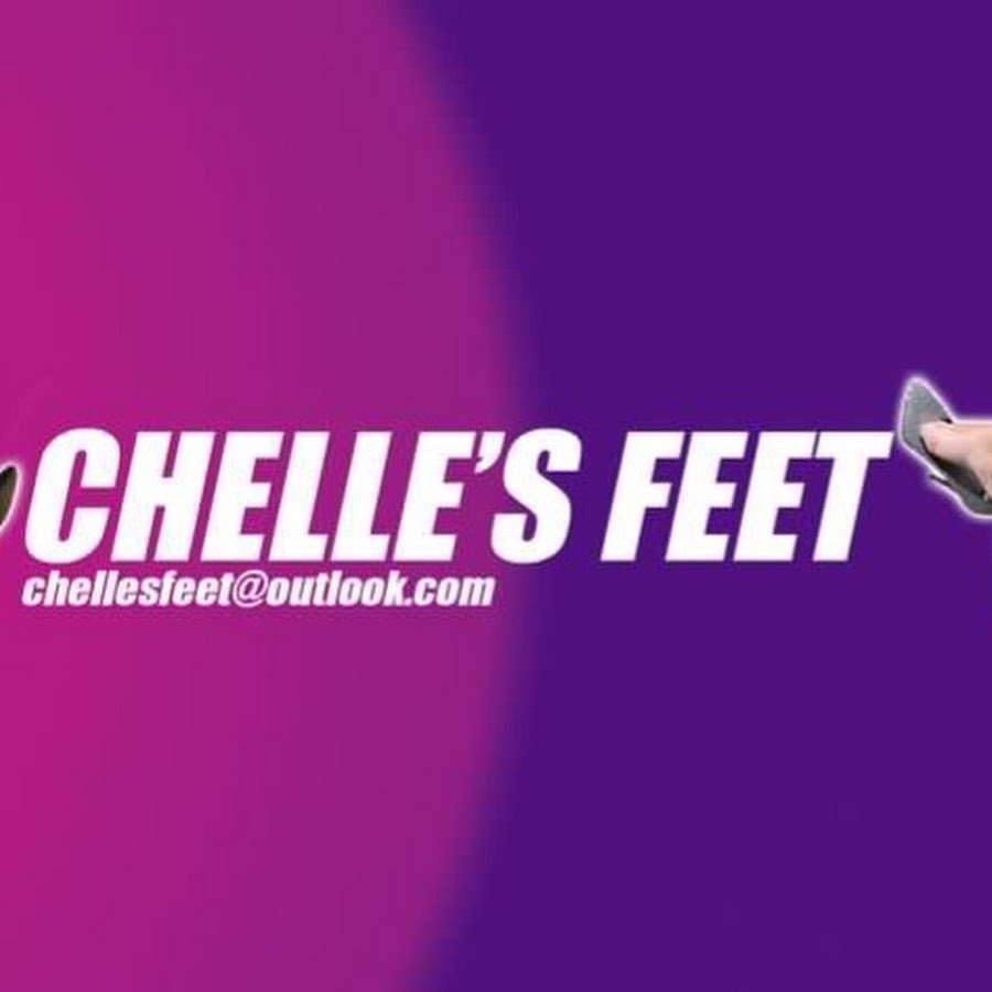 Chelle's Feet - YouTube