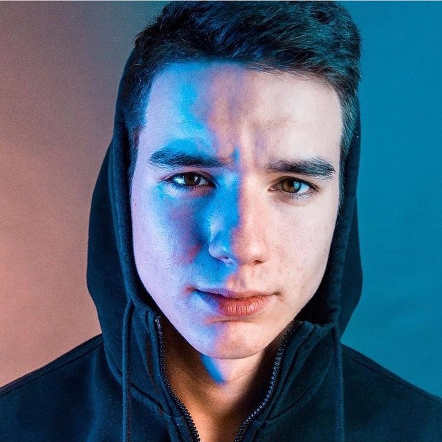 influencer profile picture