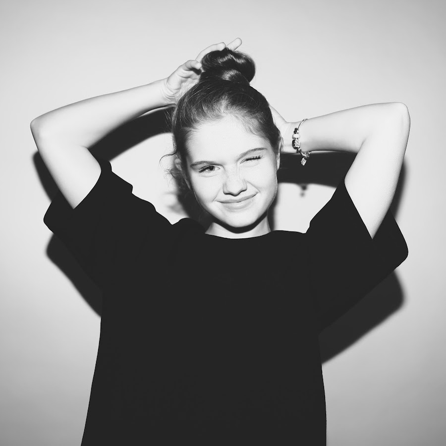Emma Ems - YouTube