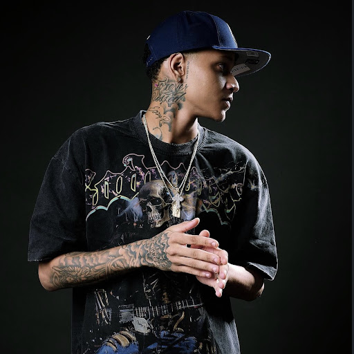 Ezzy R