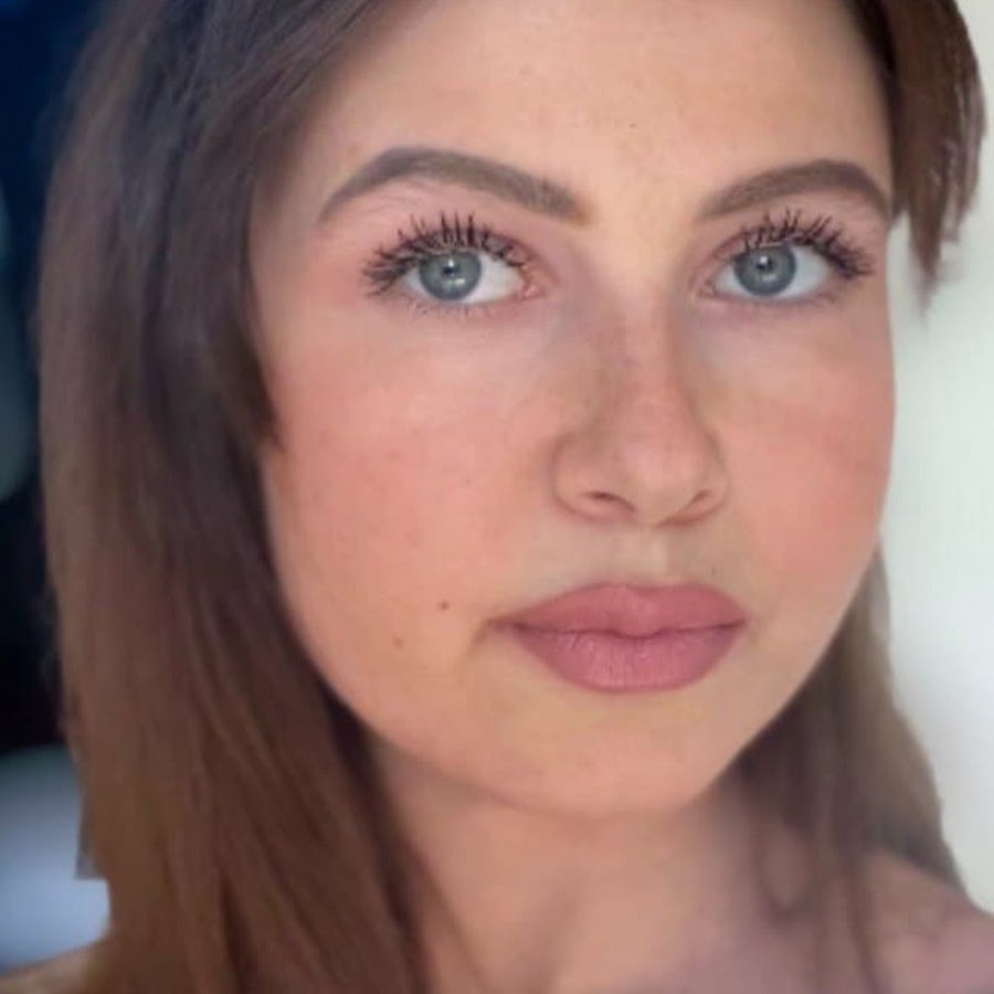 influencer profile picture