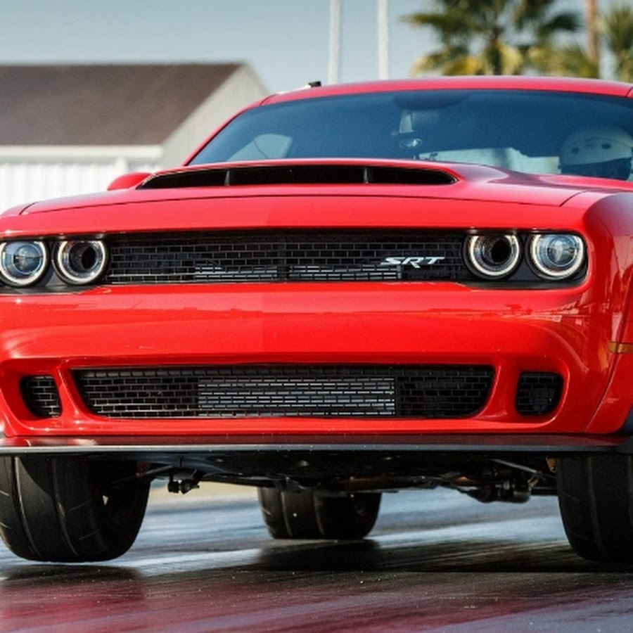 Dodge Challenger srt Demon красный