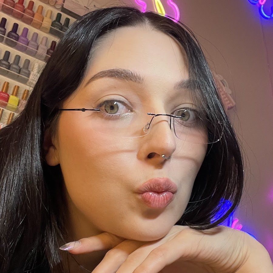 influencer profile picture