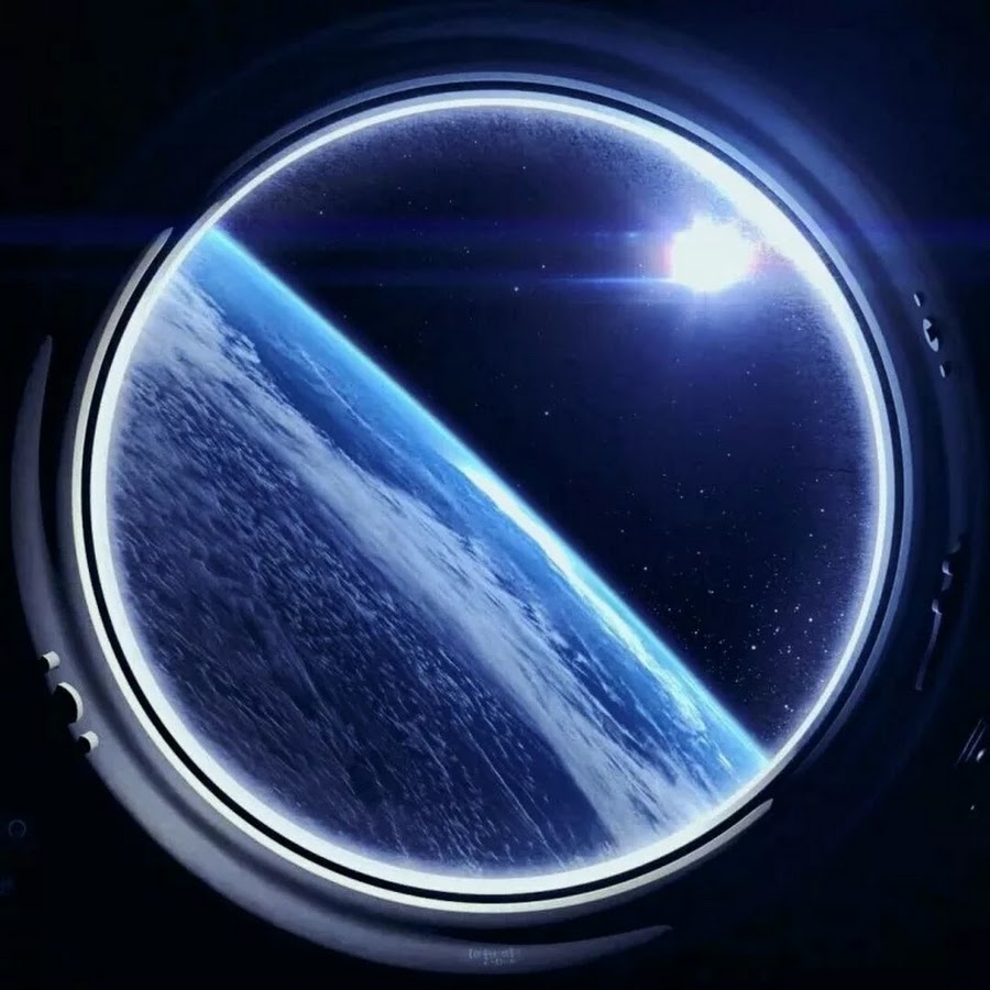 Вид из иллюминатора в космосе