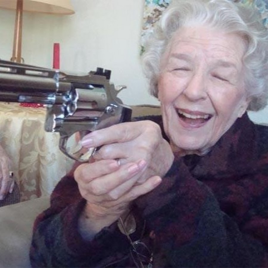 Бабушка стреляет