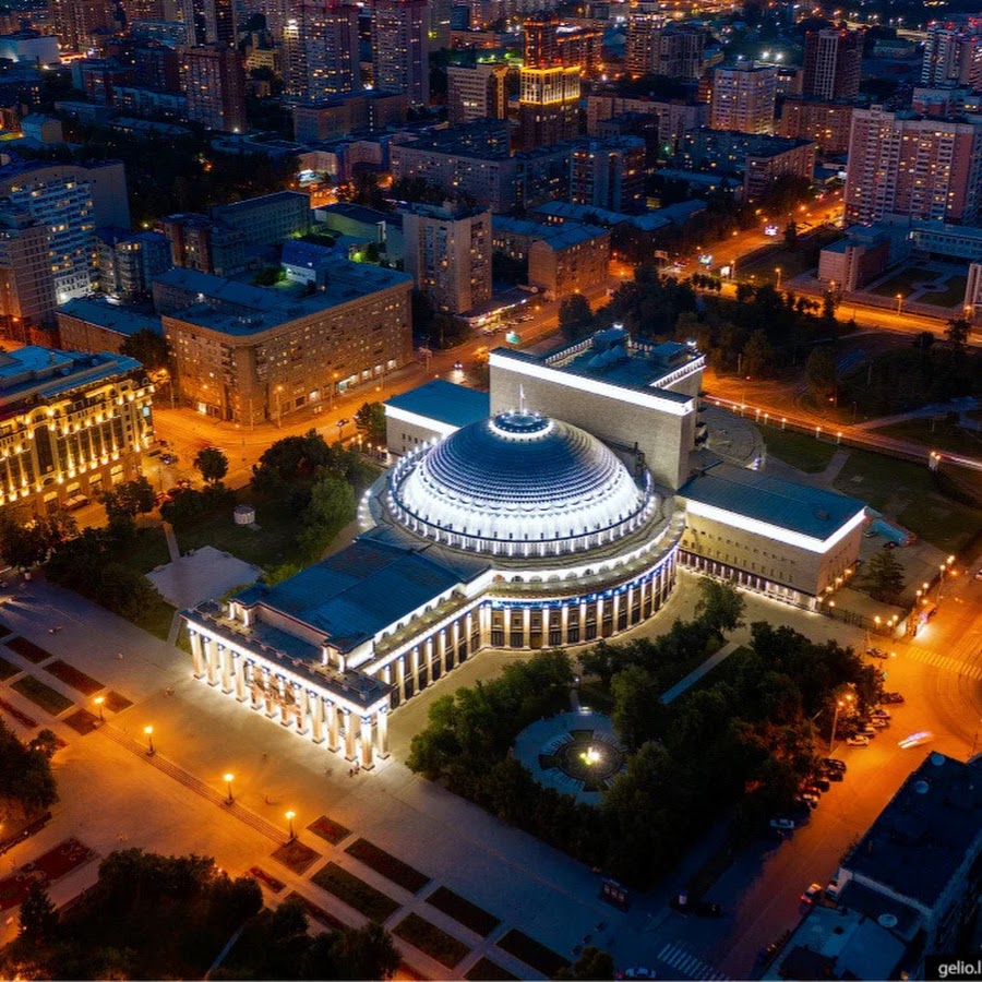 Новосибирск например. Новосибирск столица Сибири. Оперный театр Новосибирск gelio. Ночной оперный театр Новосибирск. Высота оперного театра в Новосибирске.