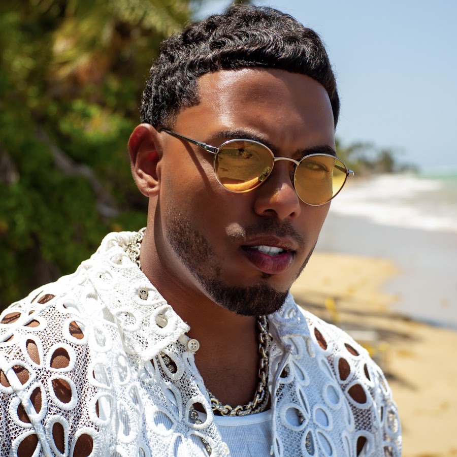 Myke Towers @myketowers