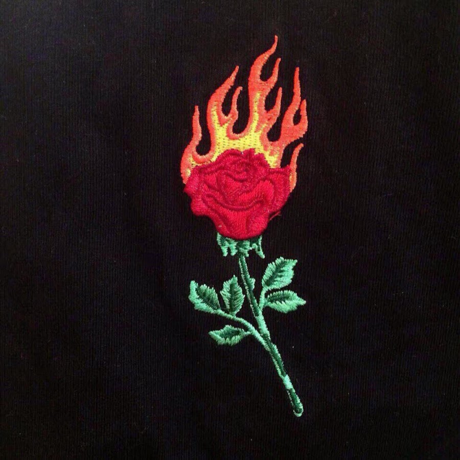 Роза в пламени вышивка гладью