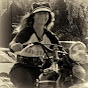 Katarina Synnergren - Antique Motorcycles 