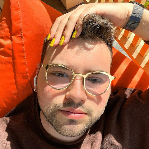 influencer profile picture