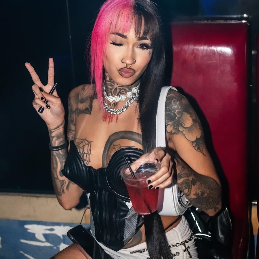 influencer profile picture