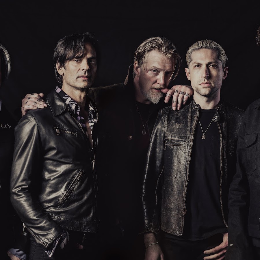 Age goes. Queens of the Stone age.