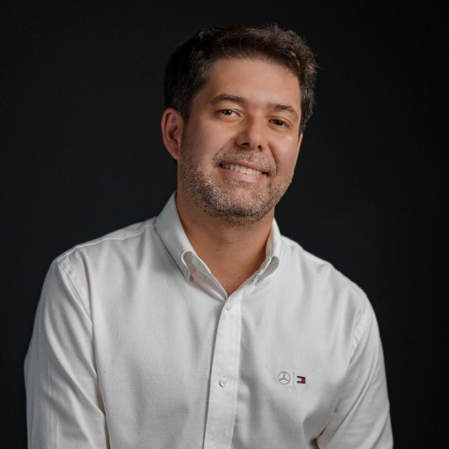 Professor Thiago Asato