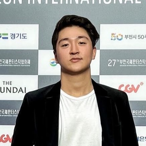influencer profile picture