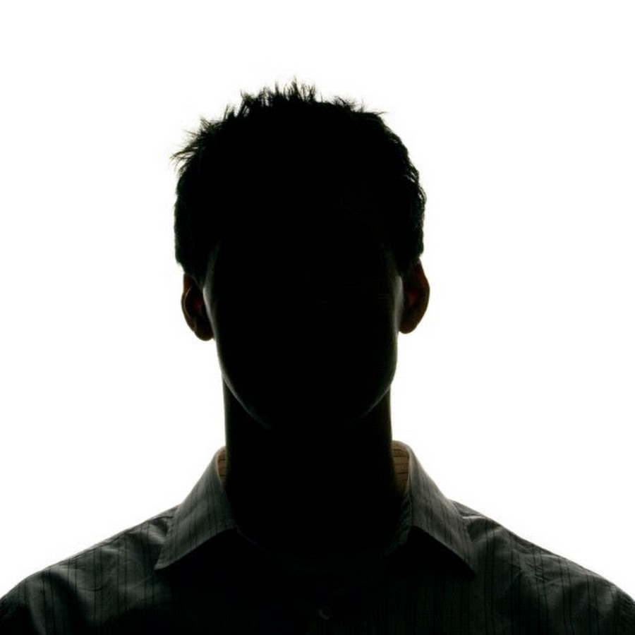 Фото неизвестного. Мужское лицо в тени. Силуэт мужчины. Силуэт мужского лица. Неизвестное лицо.