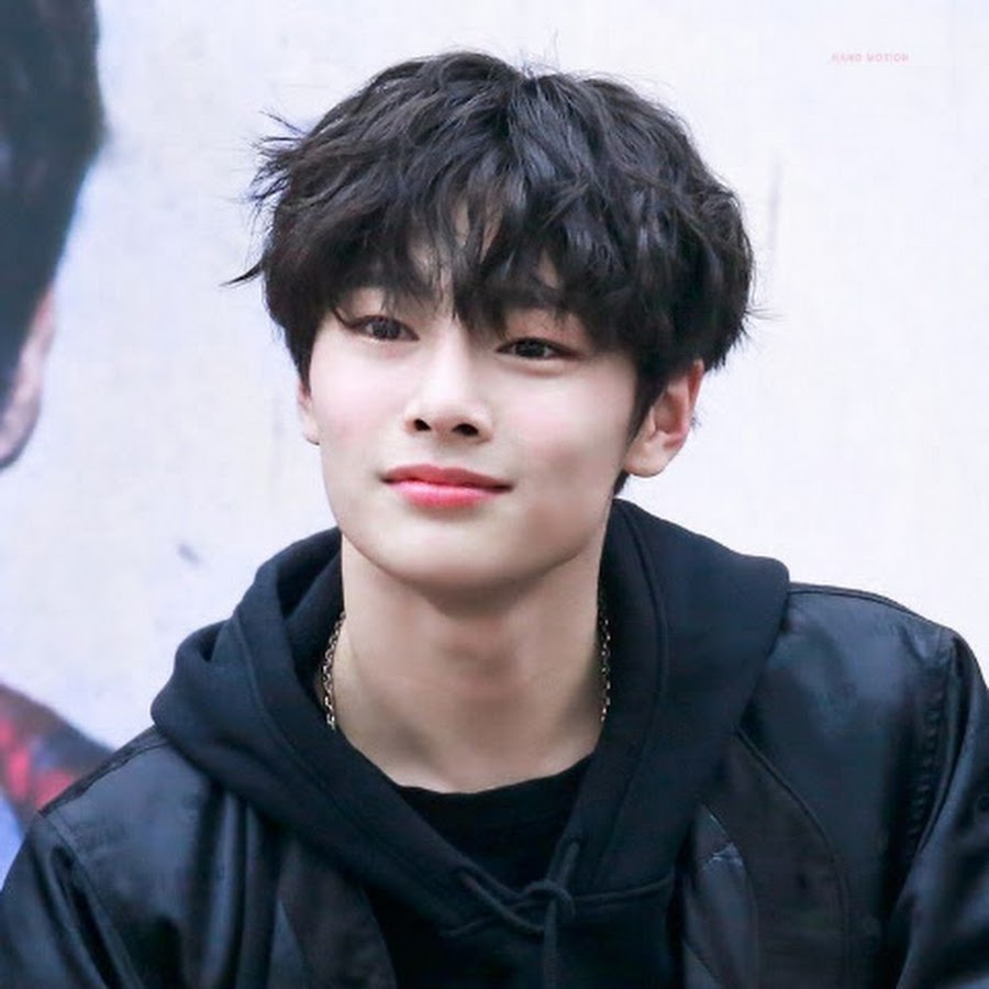 Who is jeongin dating?