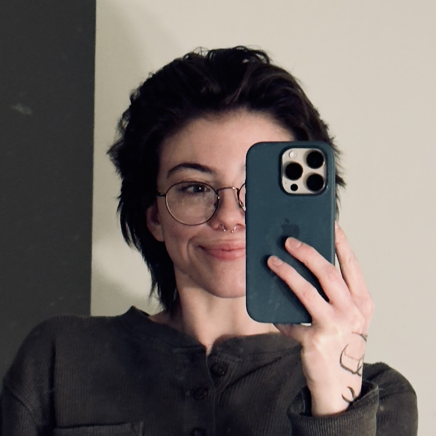 reddnea YouTube channel profile picture