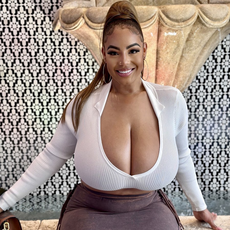 Huge boobs bbw webcam