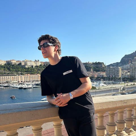 influencer profile picture