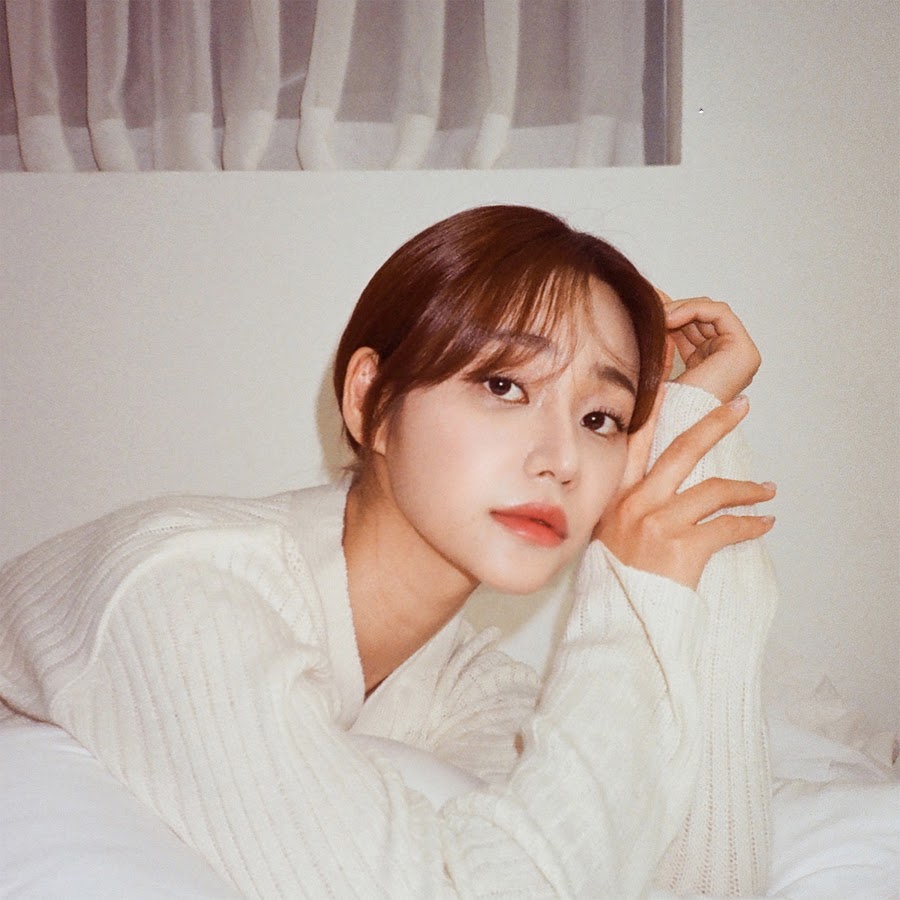 YuNa(AOA) - Topic - YouTube