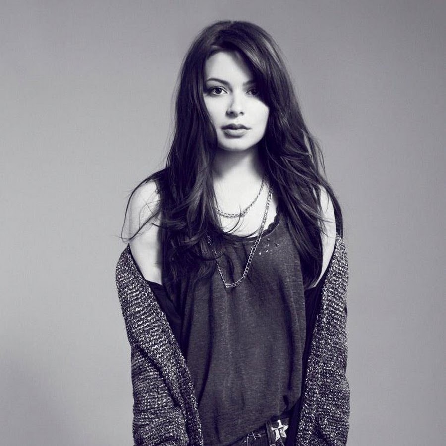 900px x 900px - mirandacosgrove - YouTube