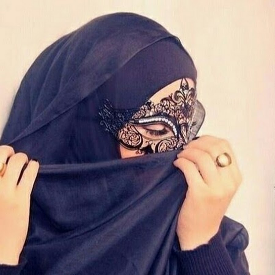 Мусульманка скрывает лицо