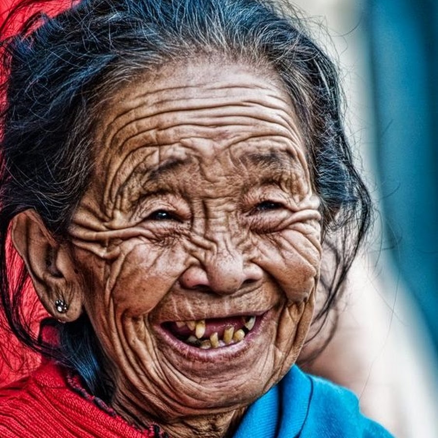 Бабуля без зубов прикольные картинки