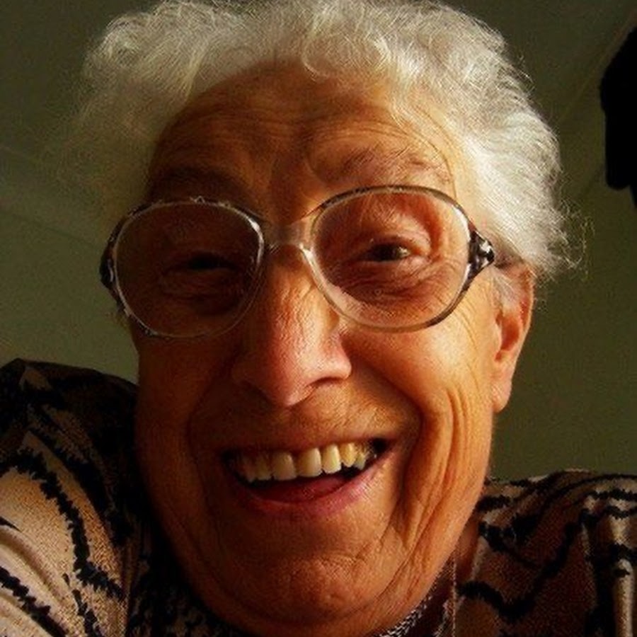 Бабка хочет большого. Бабушка улыбается. Фотографии смешных старушек. Фото бабушки.