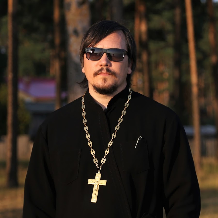 Священник Максим Курленко