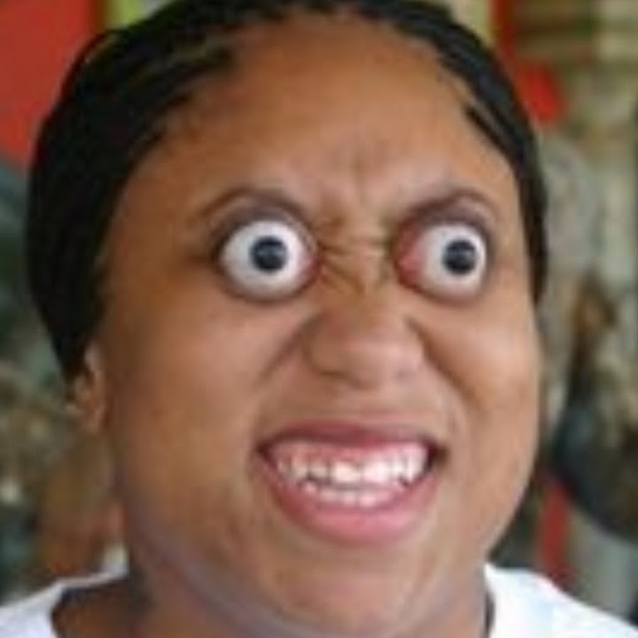 Негр с глазами вымученными. Офигевшее лицо. Парень свыпучеными глазами. Чернокожий с выпуклыми глазами. Николас кейдж корчит рожи.