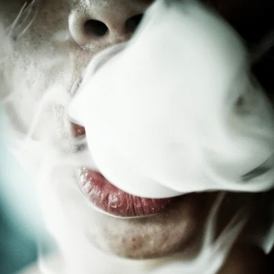 Фото с дымом с рта
