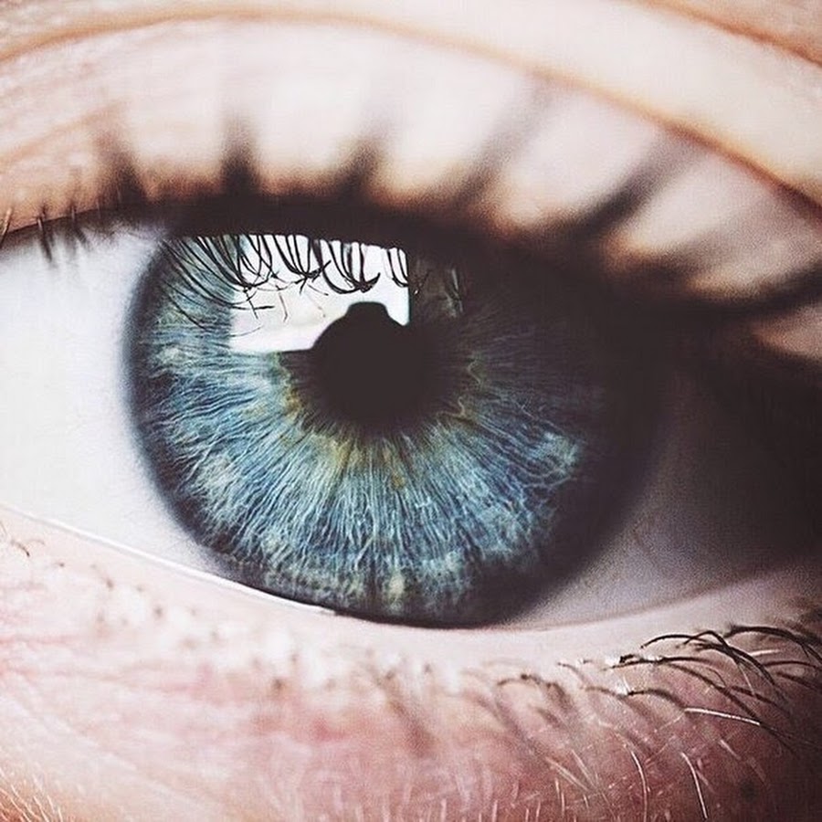 Эти глаза сводят с ума. Заплаканные глаза серо голубые. Глаза Инстаграм. Глаза фото красивые крупным планом. Ава для инстаграма глаз.