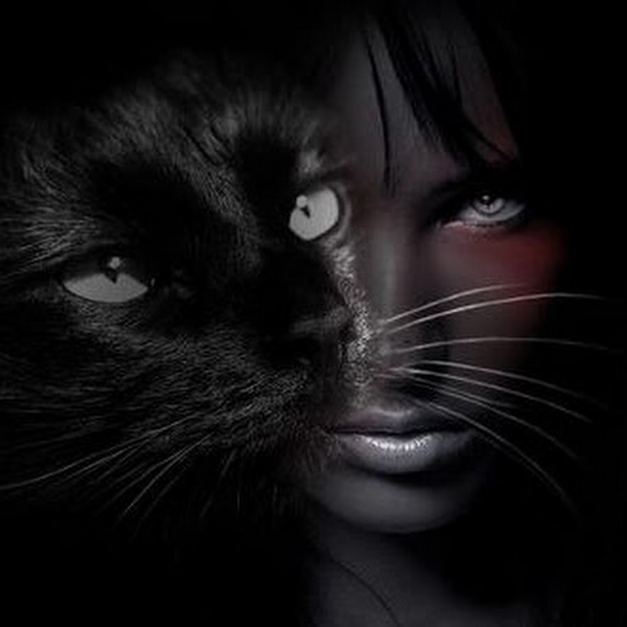 Черная женщина с кошкой