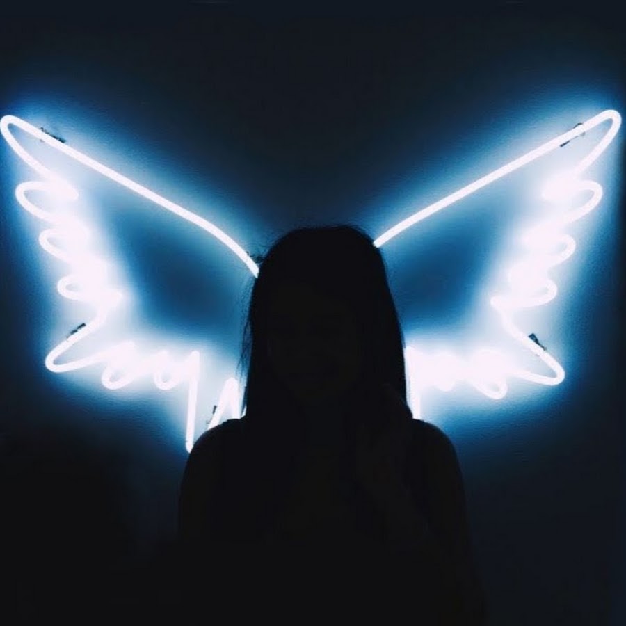 Девушка ангел тень