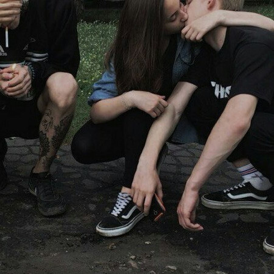 Парень и девушка ОФФНИКИ