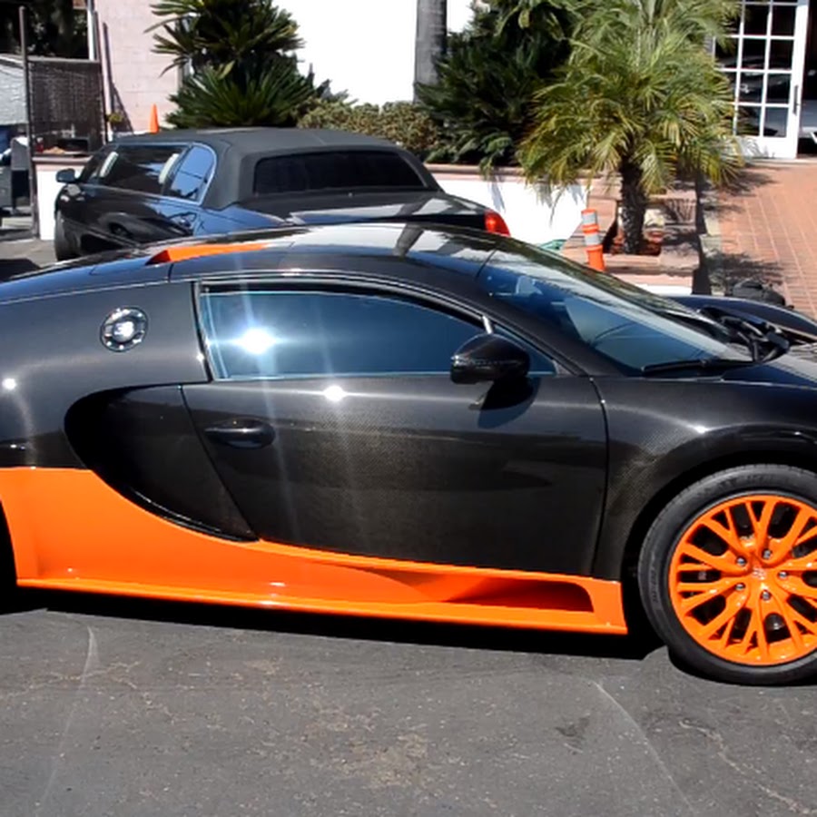 Bugatti Veyron оранжевый