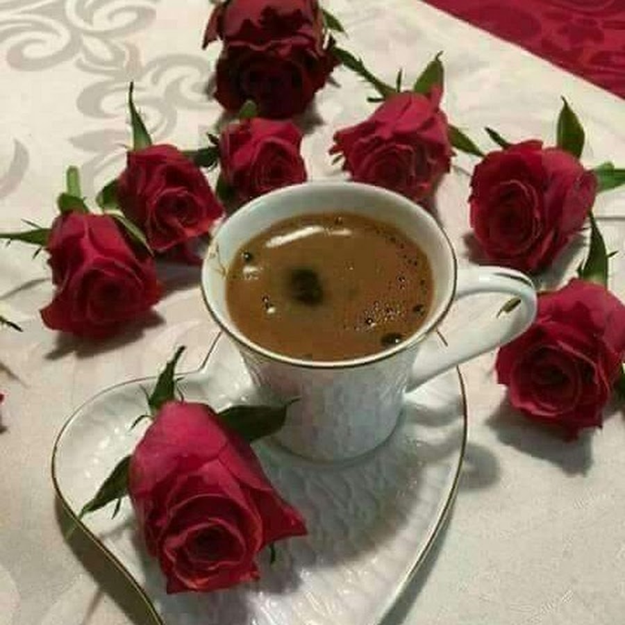Кофе в постель с цветами