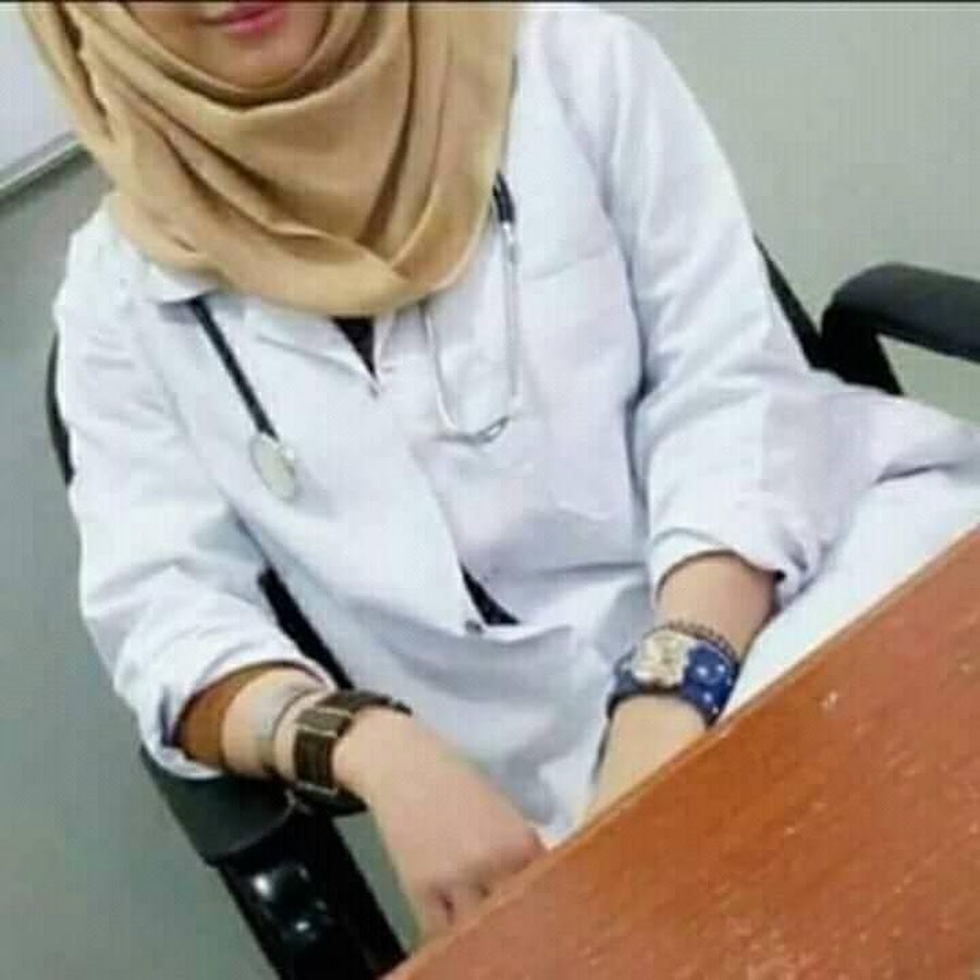 Медсестра в хиджабе