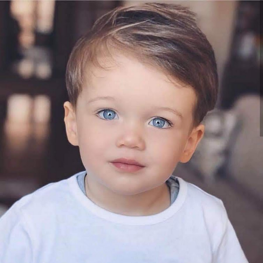 Красивый мальчик 5 лет голубые глаза