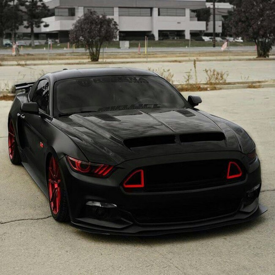 Ford Mustang черный
