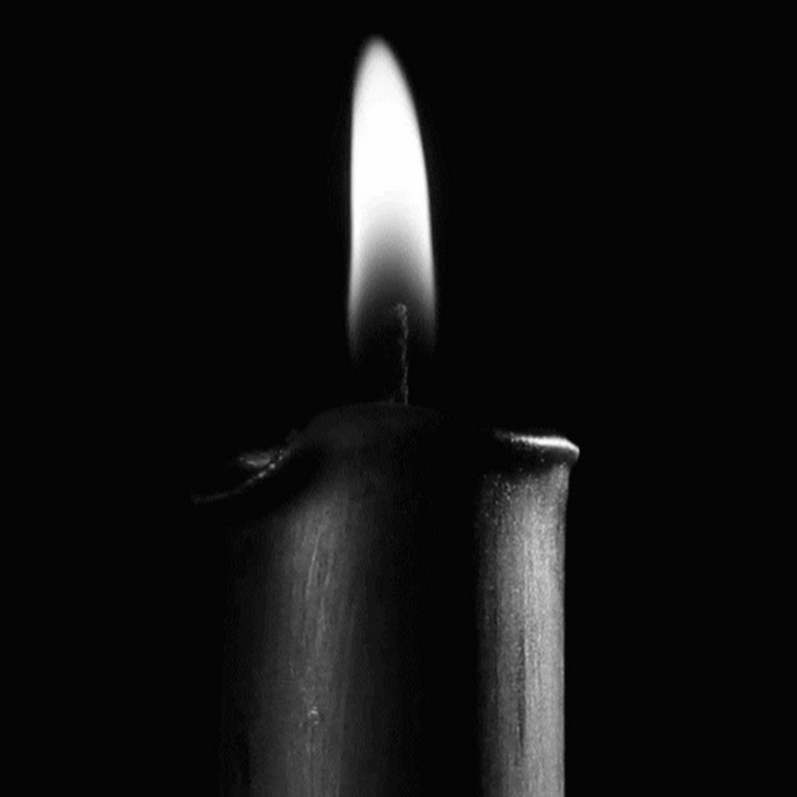 черно белая свеча фото