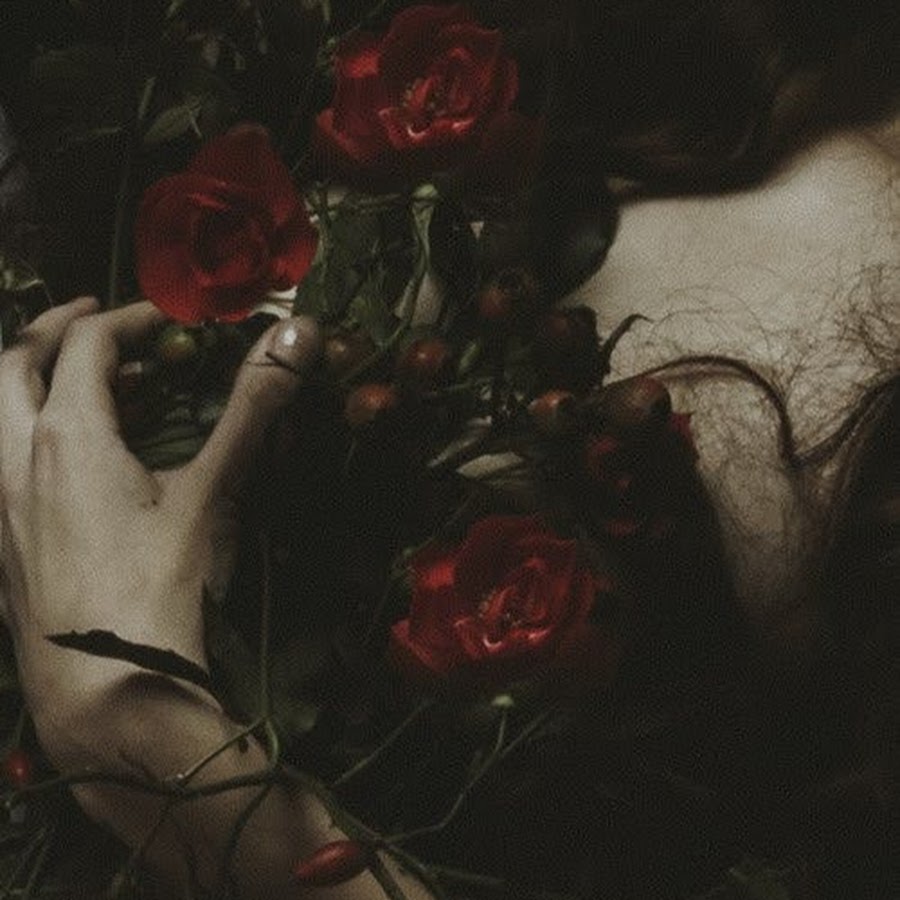 Девушка с розами Эстетика