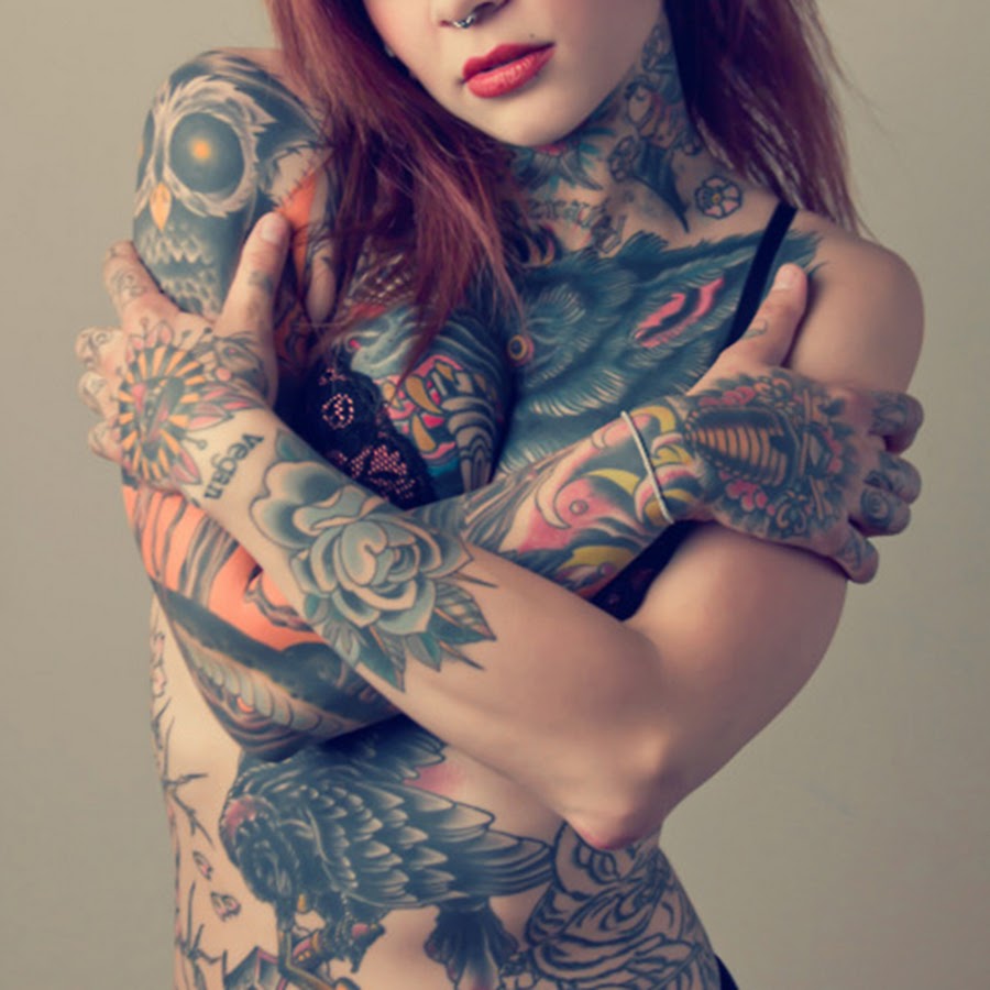 Татуированное тело девушек