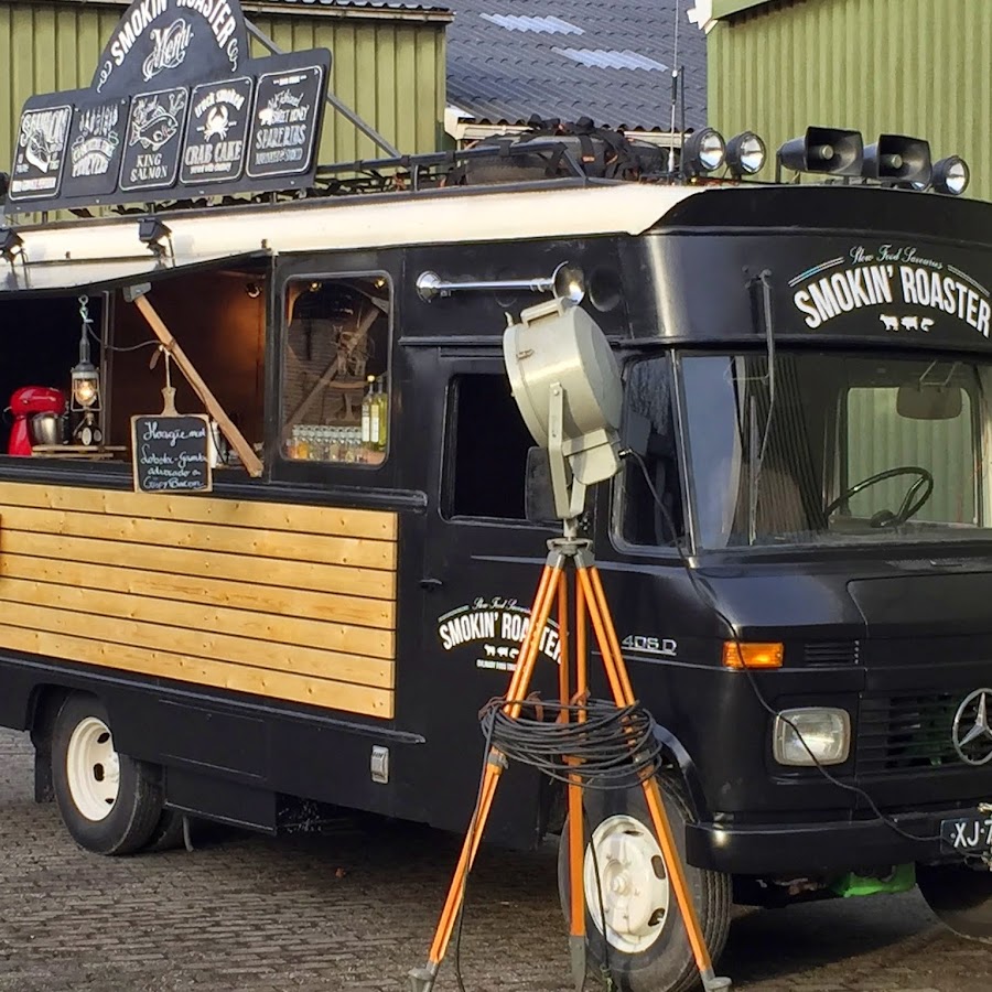 Кафе на колесах. Мерседес Варио фудтрак. Мерседес 609 фудтрак. Mercedes Benz Vario Coffee Truck. Мерседес Вито фудтрак.