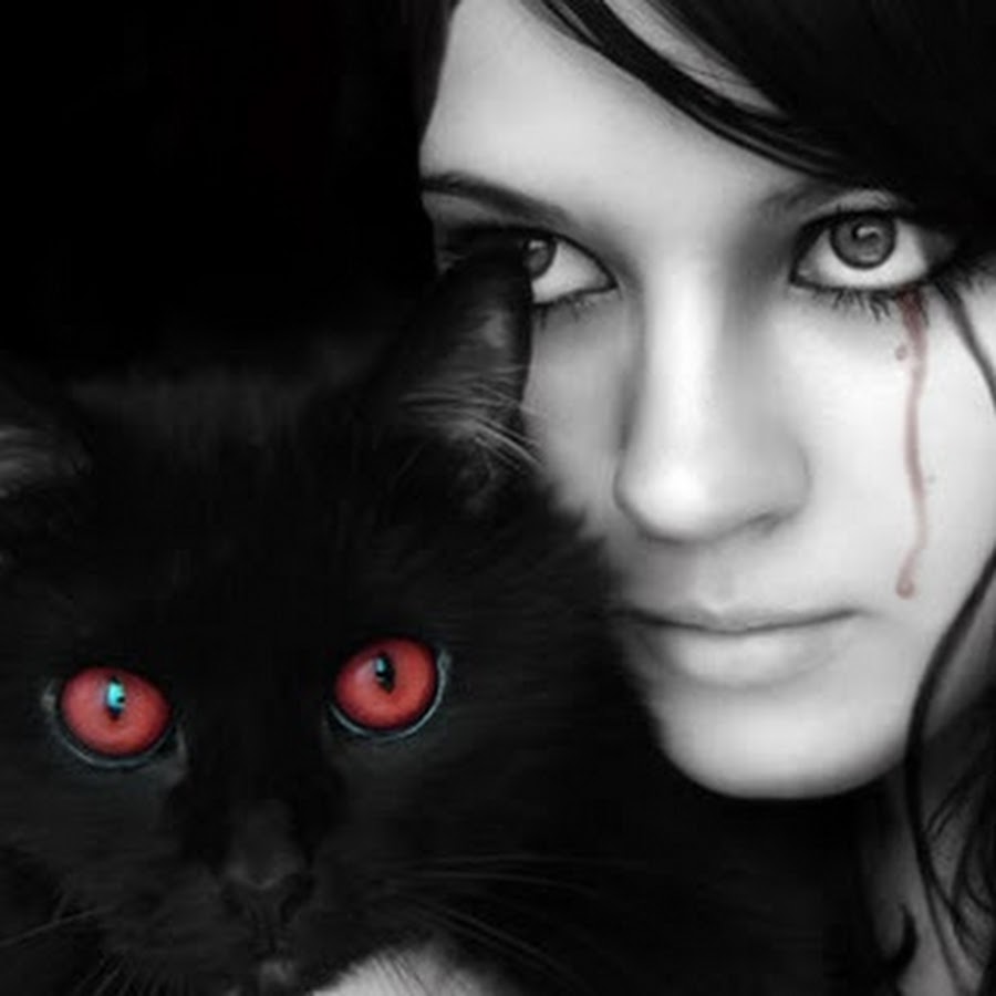 Девушка с черной кошкой
