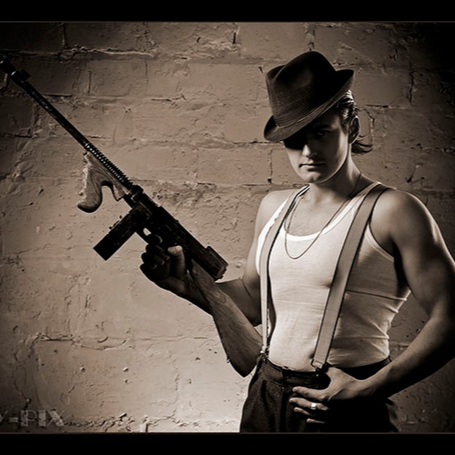 Красивые фото мужчин с оружием