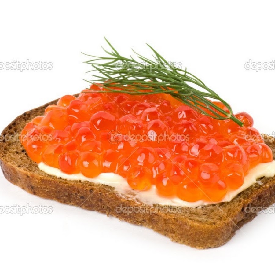Красная икра на хлебе с маслом