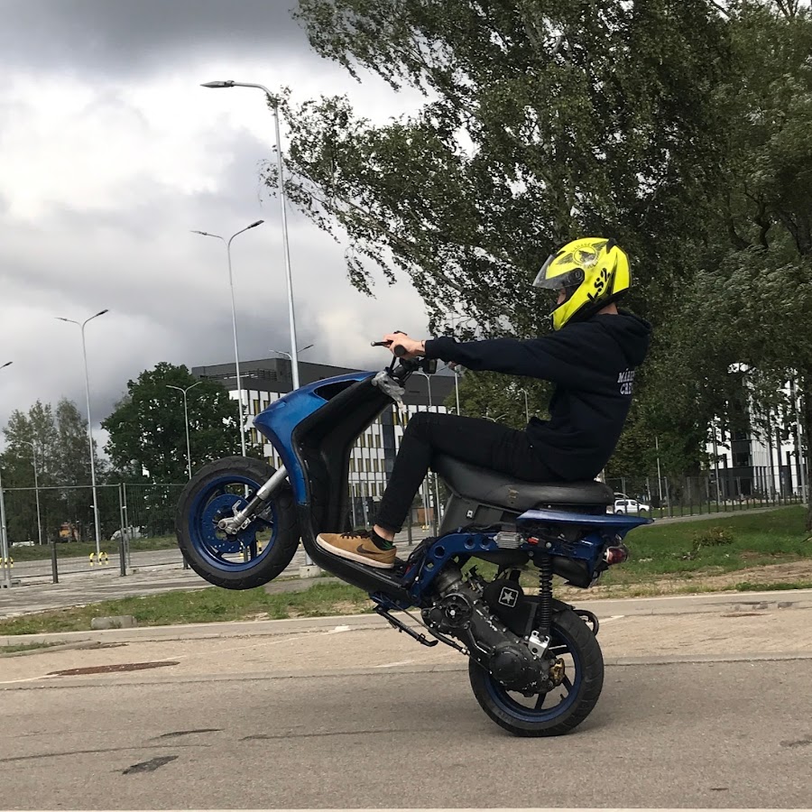 Скутер для станта. Yamaha Aerox 50 стант. Yamaha Aerox Stunt. Скутер Aerox 50cc стант. Скутер Piaggio стант.