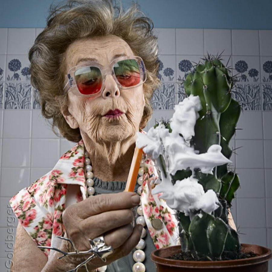 Бабка в старости. Прикольные старушки. Креативные бабушки.