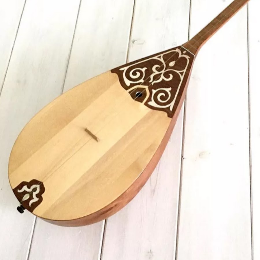 Казахский национальный инструмент домбра